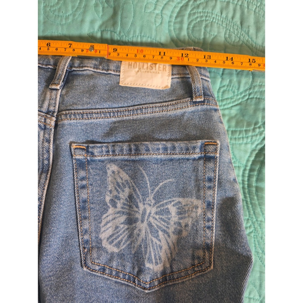 Hollister Ultra High-Rise Dad Jeans Light Wash Butterfly Print 26X31 Size 3R NWT - Picture 7 of 10